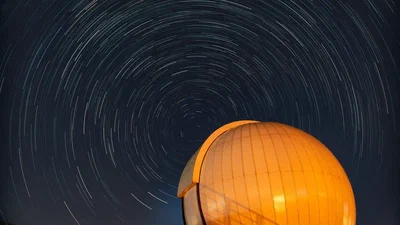天文台上的星空：天球的轨迹 featured image